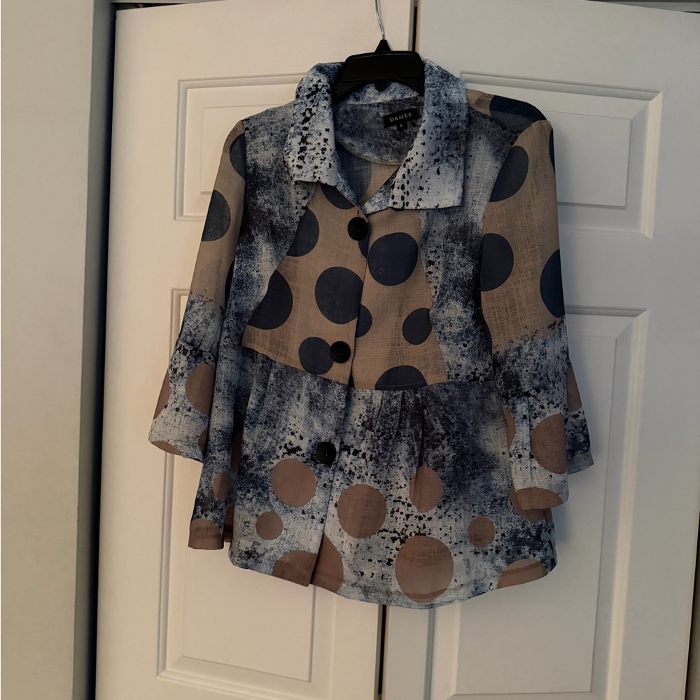 Damee Abstract Polka Dot Button-Up Jacket in Beige and Navy size small
